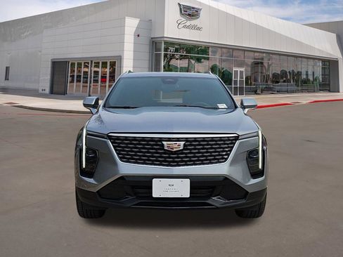 Certified 2025 Cadillac XT4 Premium Luxury FWD image 2