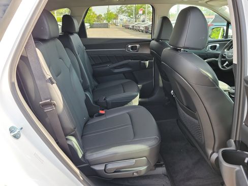 Certified 2025 Kia Sorento SX FWD image 12