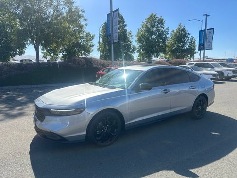 Used 2025 Honda Accord SE image 5
