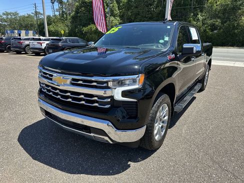 Used 2025 Chevrolet Silverado 1500 LTZ w/ LTZ Premium Package AWD/4WD image 12