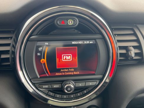 Used 2020 MINI Cooper 4-Door Hardtop image 31