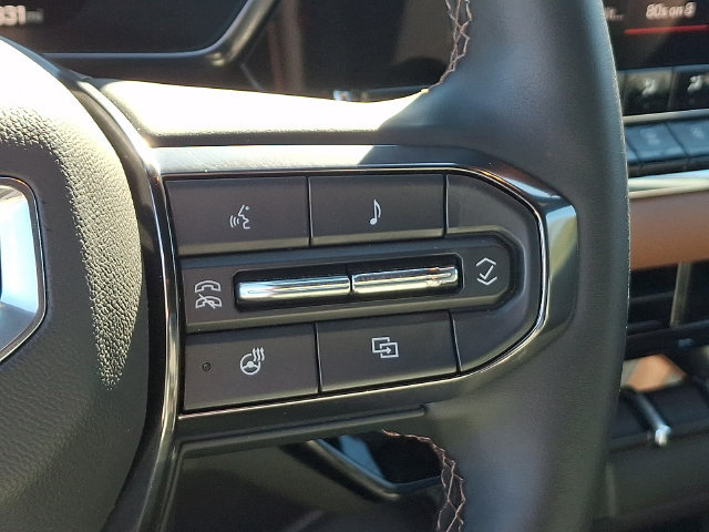 Used 2025 GMC Canyon AT4 w/ AT4 Premium Package AWD/4WD image 8