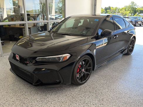 Used 2025 Honda Civic Type R image 2