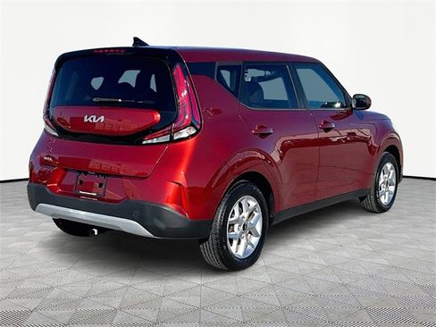 Used 2023 Kia Soul LX w/ LX Technology Package image 6