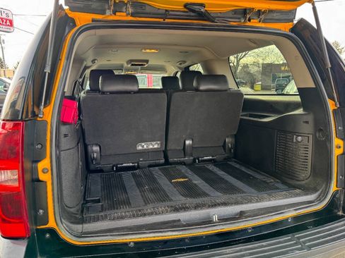 Used 2011 Chevrolet Suburban 2500 image 22