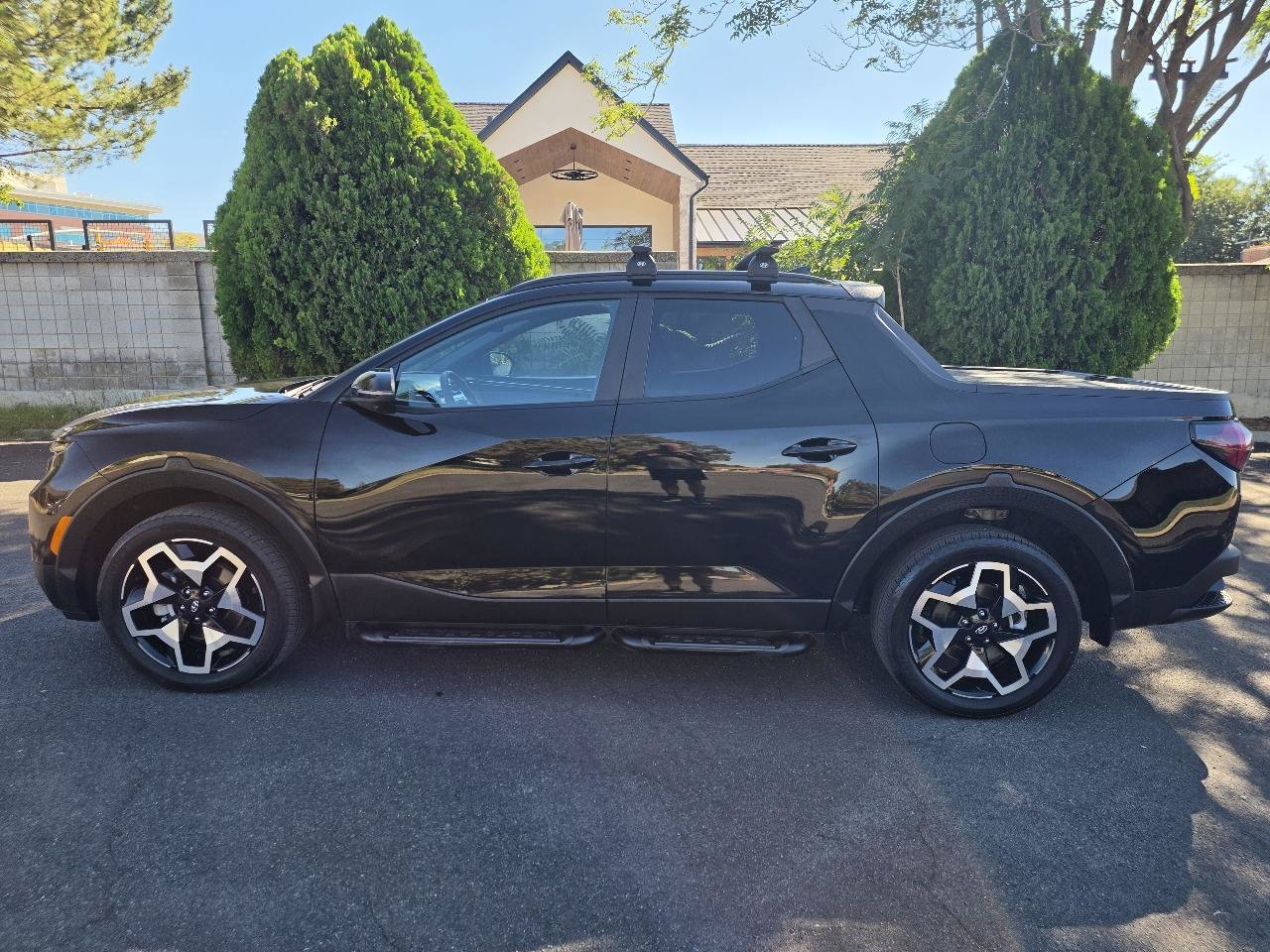 Used 2023 Hyundai Santa Cruz Limited AWD/4WD image 2