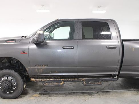 Used 2024 RAM 3500 Big Horn w/ Night Edition AWD/4WD image 6