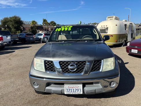 Used 2005 Nissan Frontier SE w/ (P01) Power Pkg AWD/4WD image 5