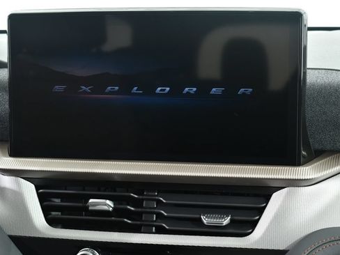 New 2026 Ford Explorer Active AWD/4WD image 9