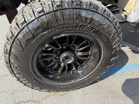 Used 2017 Ford F350 XLT w/ XLT Premium Package AWD/4WD image 8