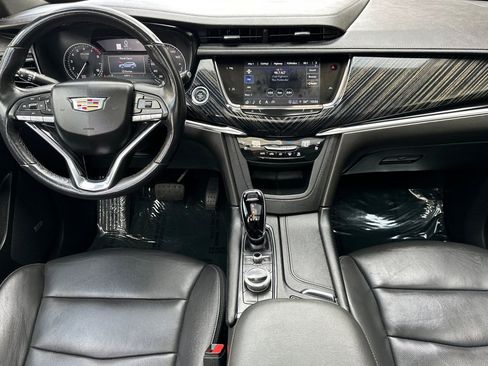 Certified 2024 Cadillac XT6 Premium Luxury image 16