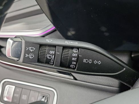 Used 2025 Buick Enclave Preferred image 32