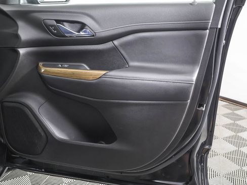 Certified 2023 GMC Acadia SLE w/ LPO, Floor Liner Package image 52