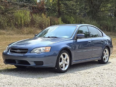 Used 2006 Subaru Legacy 2.5i Limited image 2