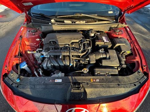 Certified 2025 Hyundai Elantra Sport image 34