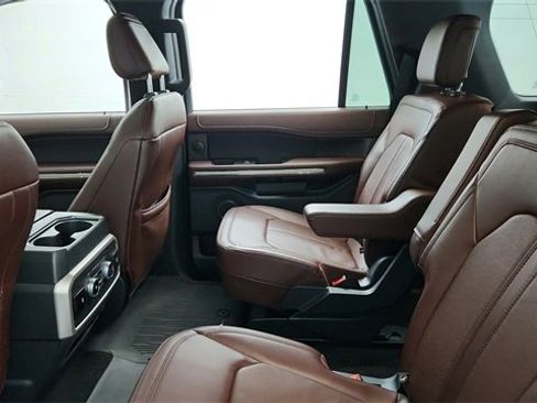 Used 2022 Ford Expedition Limited image 18