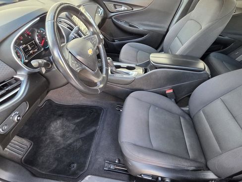 Used 2017 Chevrolet Malibu LT image 6
