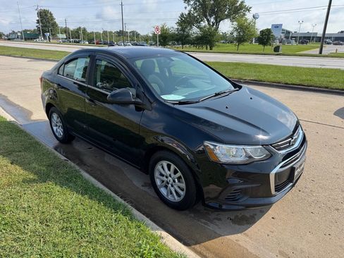 Used 2018 Chevrolet Sonic LT w/ Convenience Package image 7