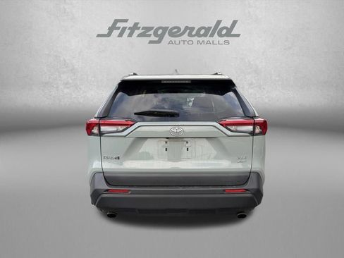 Used 2021 Toyota RAV4 XLE AWD/4WD image 7