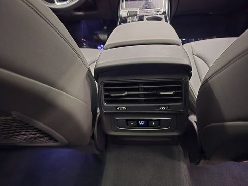 Used 2025 Audi Q7 3.0T Premium Plus AWD/4WD image 36