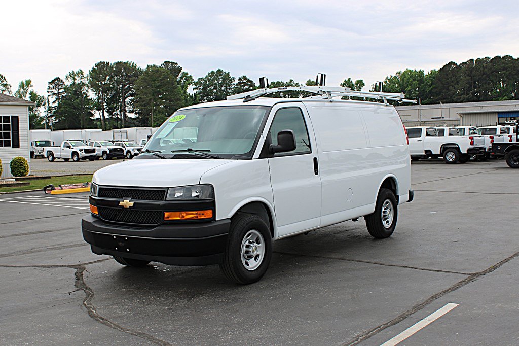 Used 2024 Chevrolet Express 2500 w/ Driver Convenience Package RWD image 3