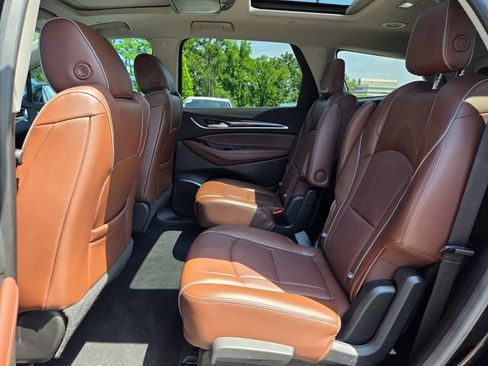 Used 2018 Buick Enclave Avenir FWD image 12