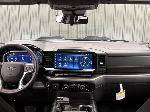 Used 2026 Chevrolet Silverado 1500 LT Trail Boss w/ Convenience Package II AWD/4WD image 35
