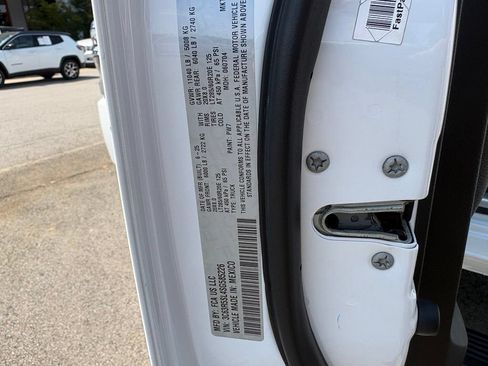 Used 2025 RAM 2500 Limited AWD/4WD image 31
