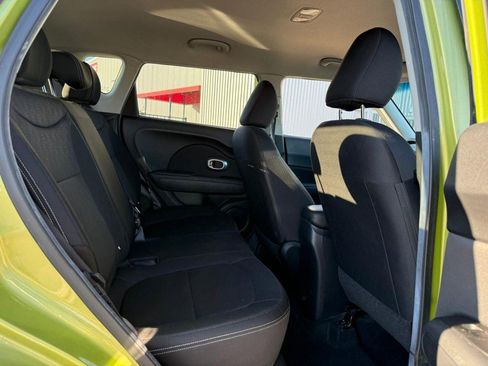 Used 2015 Kia Soul image 12