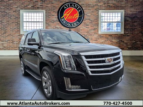Used 2019 Cadillac Escalade Luxury RWD image 1