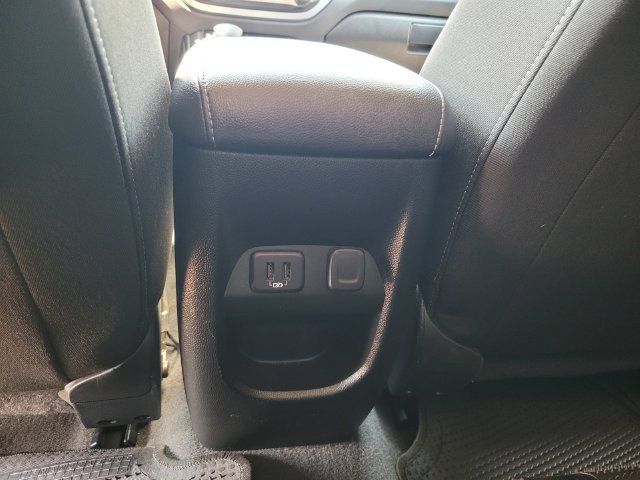 Used 2022 Chevrolet Colorado LT w/ Safety Package RWD image 16