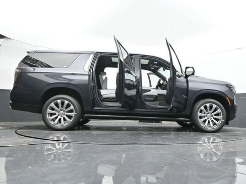 New 2026 Chevrolet Suburban Premier image 81