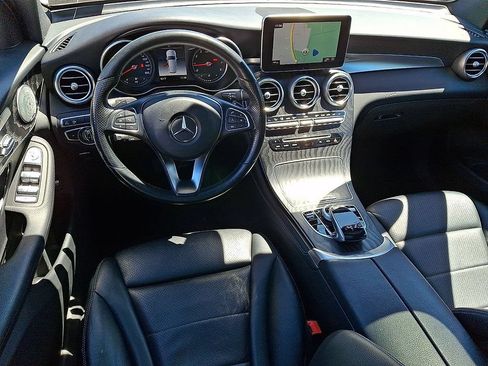 Used 2018 Mercedes-Benz GLC 300 4MATIC image 2