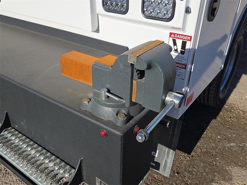 New 2025 Ford F350 XL w/ XL Chrome Package image 7