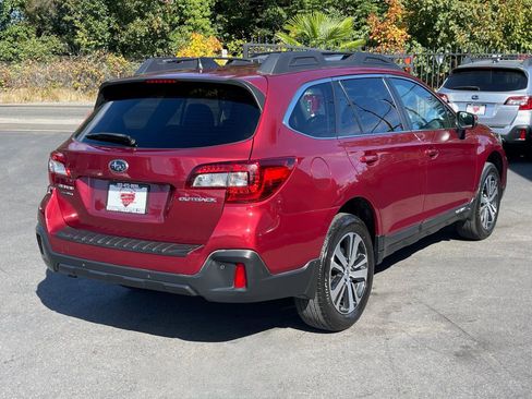 Used 2018 Subaru Outback 2.5i Limited image 7