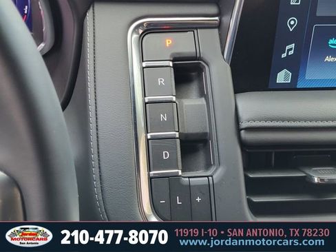 Used 2024 Chevrolet Suburban Z71 w/ Off-Road Capability Package image 26