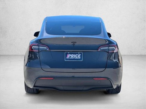 Used 2024 Tesla Model Y Long Range RWD image 7