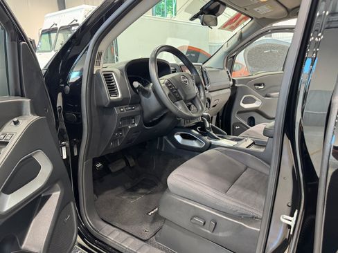 Used 2024 Nissan Frontier SV w/ Technology Package AWD/4WD image 12