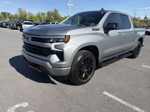 Used 2025 Chevrolet Silverado 1500 RST AWD/4WD image 8