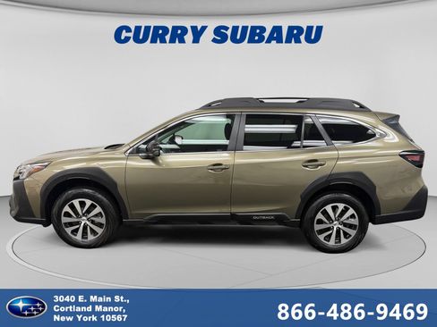 Used 2024 Subaru Outback Premium AWD/4WD image 2