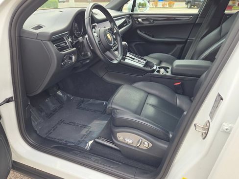 Used 2024 Porsche Macan AWD/4WD image 23