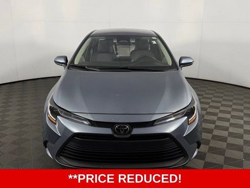 Used 2025 Toyota Corolla LE image 2