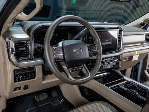Used 2026 Ford F250 Platinum w/ Platinum Plus Package AWD/4WD image 17