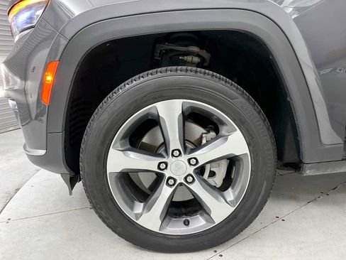 Used 2024 Jeep Grand Cherokee L Limited w/ Luxury Tech Group II AWD/4WD image 25