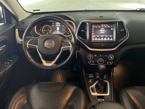 Used 2016 Jeep Cherokee Trailhawk AWD/4WD image 16