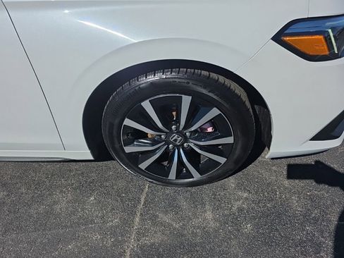 Used 2024 Honda Civic EX-L image 9