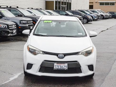 Used 2015 Toyota Corolla LE image 2