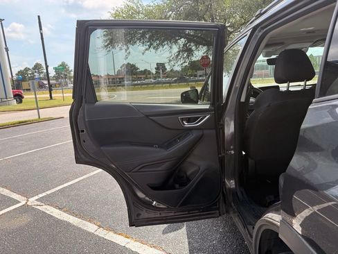 Used 2019 Subaru Forester Premium w/ All-Weather Package AWD/4WD image 11