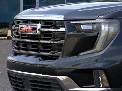 Used 2026 GMC Acadia Elevation w/ Elevation Premium Package FWD image 13