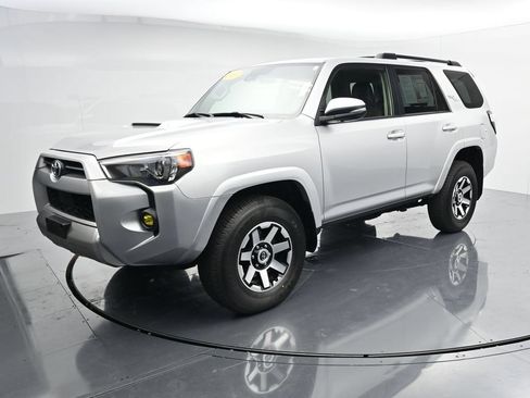 Used 2023 Toyota 4Runner TRD Off-Road Premium AWD/4WD image 4